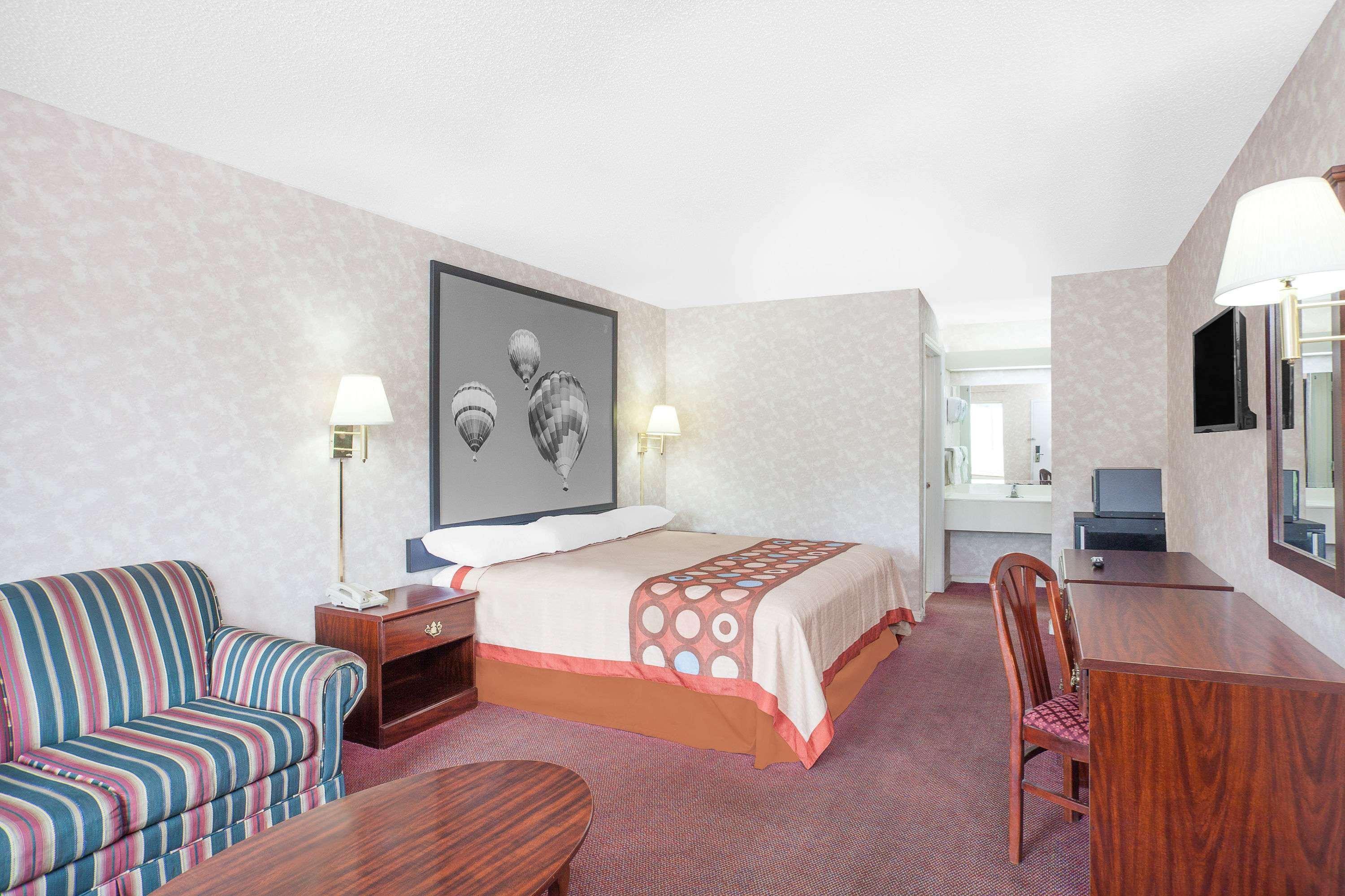 Super 8 By Wyndham Decatur Priceville Exterior foto