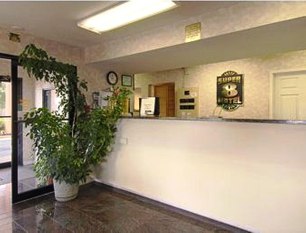 Super 8 By Wyndham Decatur Priceville Interior foto
